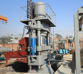 耐火材料壓磚機(jī)